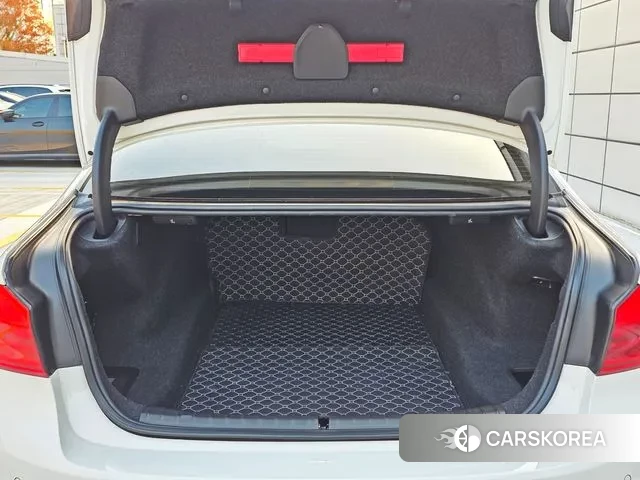 BMW 5 Series (G30) id 3413249 из Кореи 11