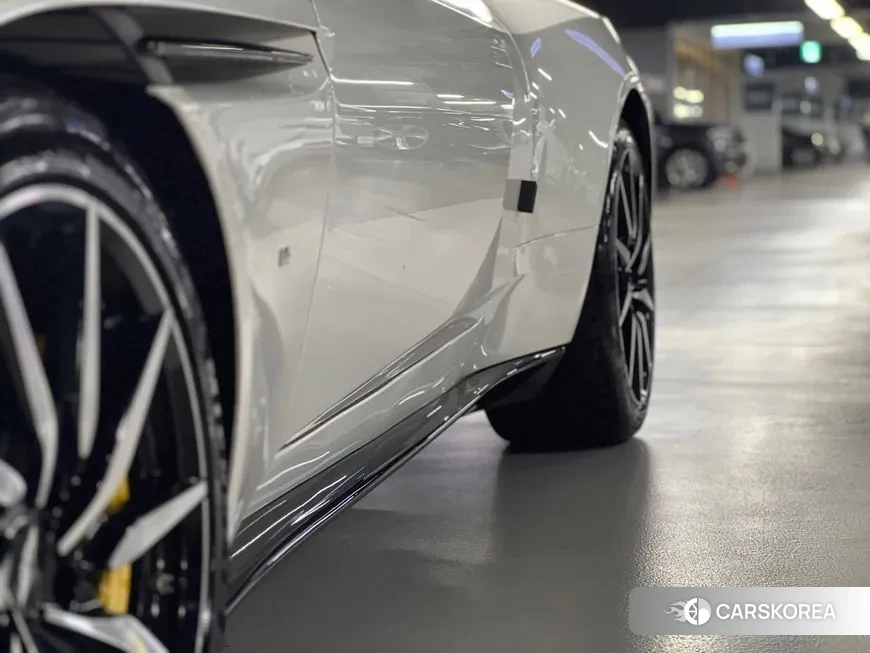 Aston Martin DB11 id 1685586 из Кореи 11