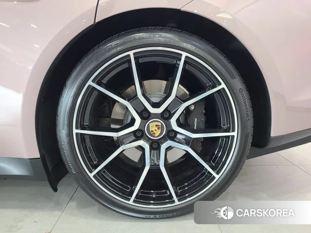 Porsche Taycan id 4201313 из Кореи 11