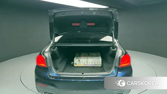 BMW 5 Series (G30) id 3754725 из Кореи 11