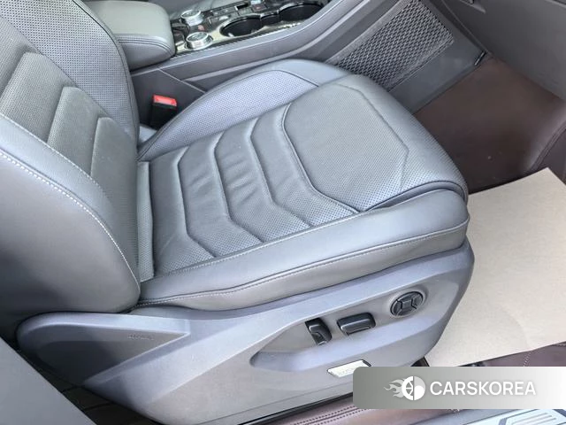 Volkswagen Touareg id 4254248 из Китая 11