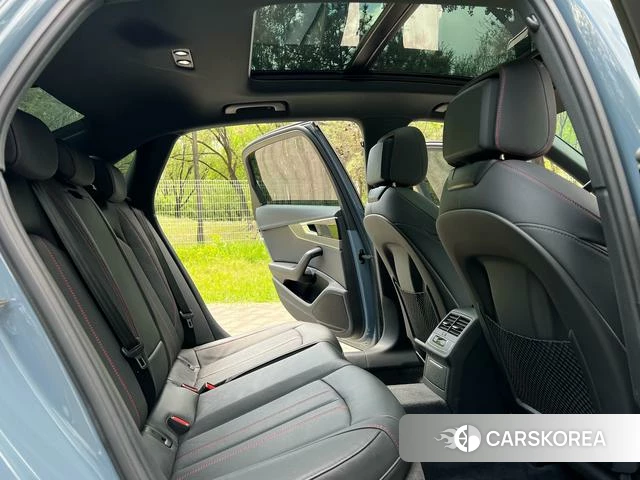 Audi A4L id 4259604 из Китая 11