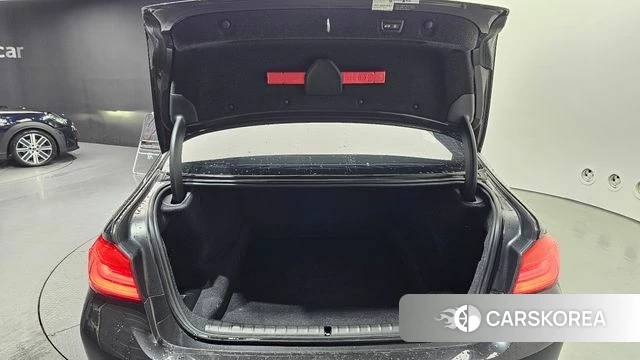 BMW 5 Series (G30) id 3924831 из Кореи 11