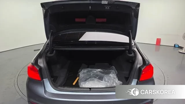 BMW 5 Series (G30) id 3773326 из Кореи 11