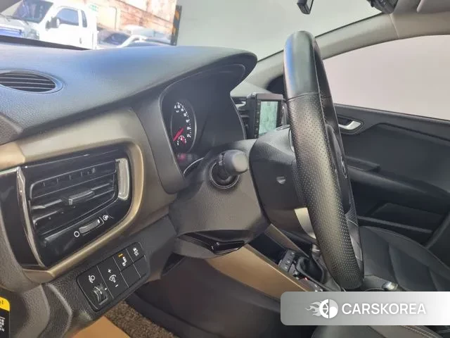 Kia Stonic id 3494865 из Кореи 11