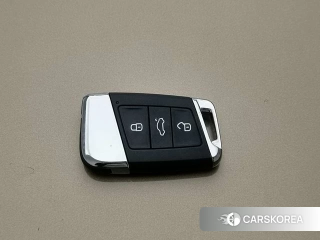 Volkswagen Passat id 4261160 из Китая 11