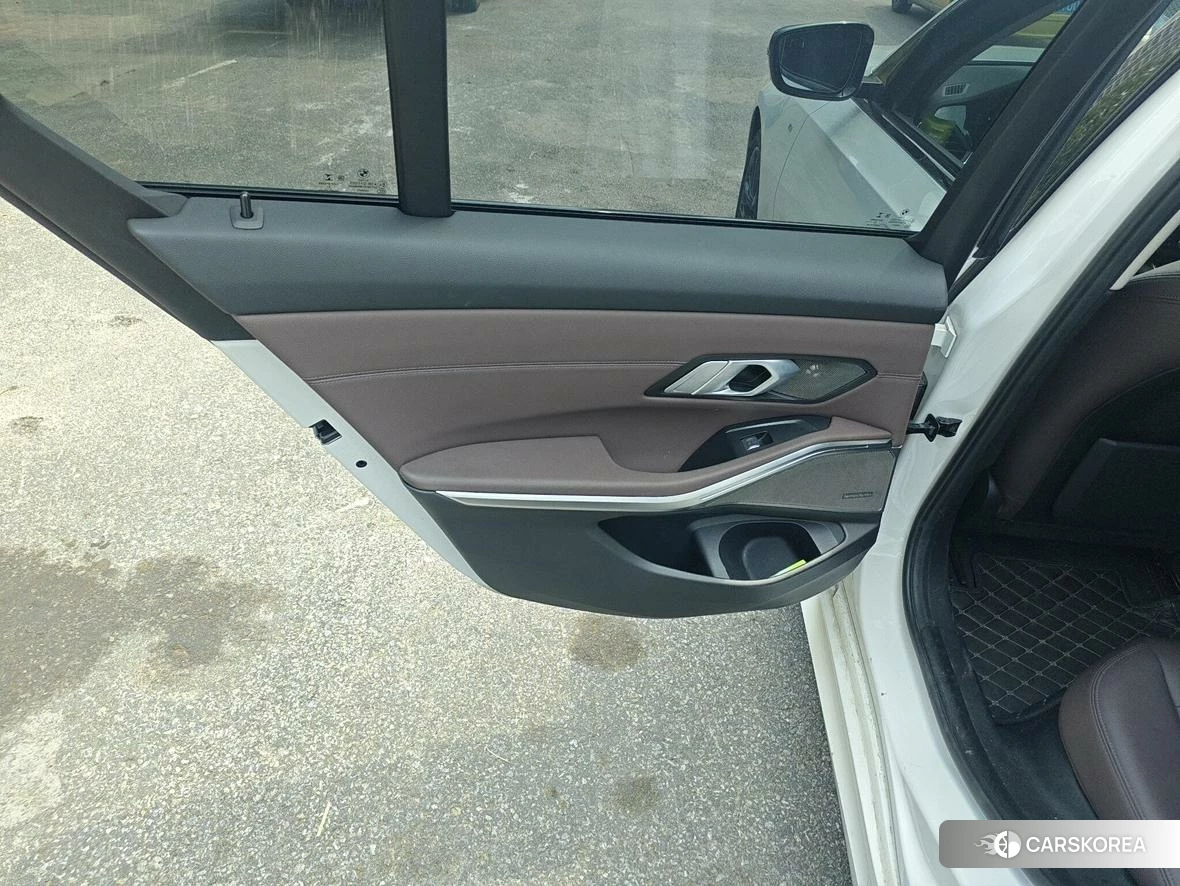 BMW 3 series id 4440729 из Китая 11