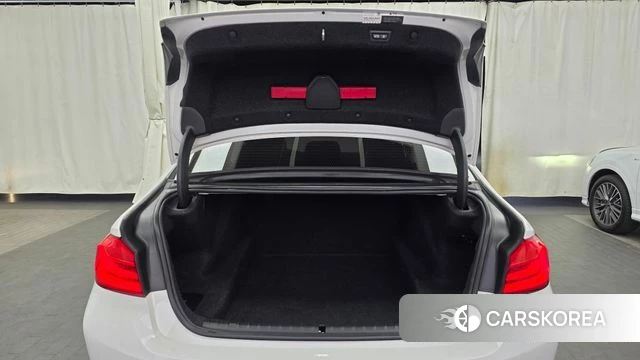 BMW 5 Series (G30) id 3886014 из Кореи 11