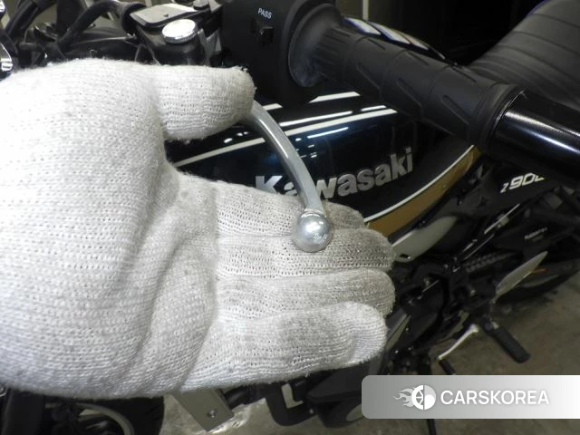 Kawasaki Z900RS id 3948990 из Японии 11