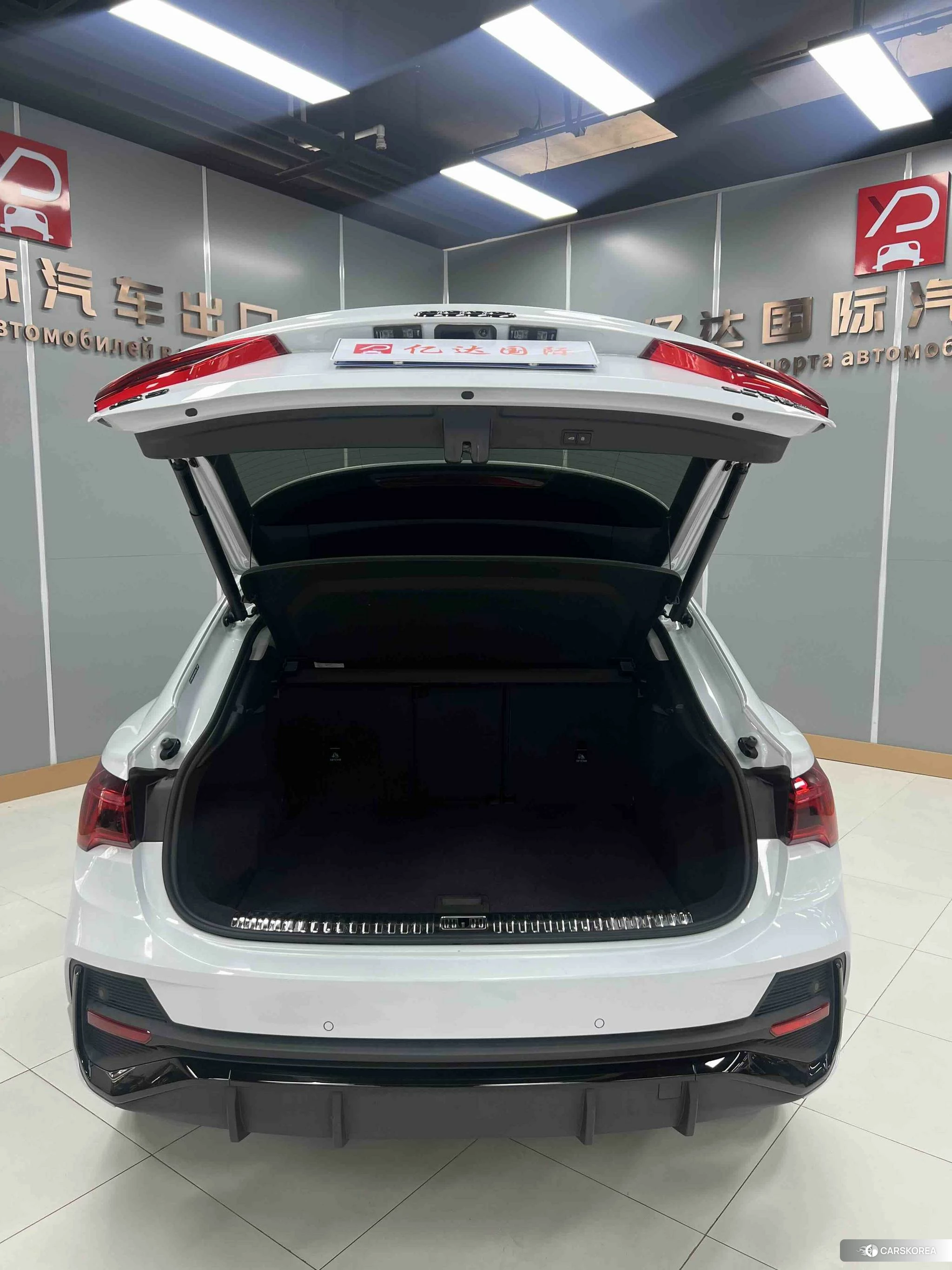 Audi Q3 Sportback id 4473606 из Китая 11