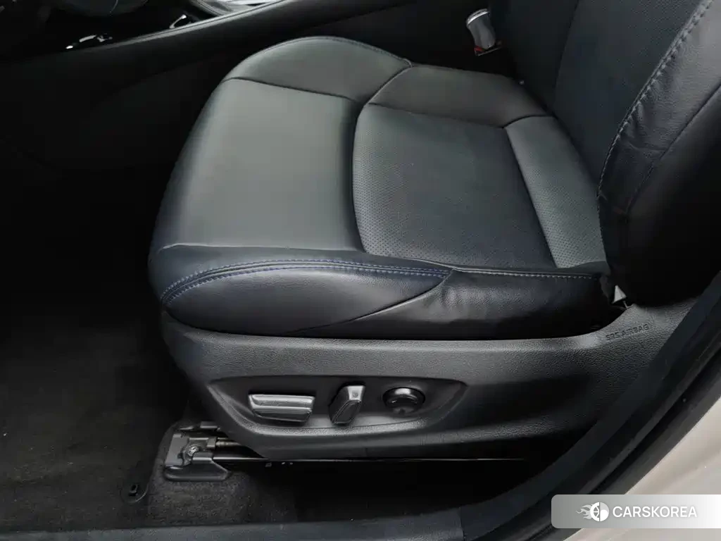 Toyota C-HR id 4570348 из Китая 11