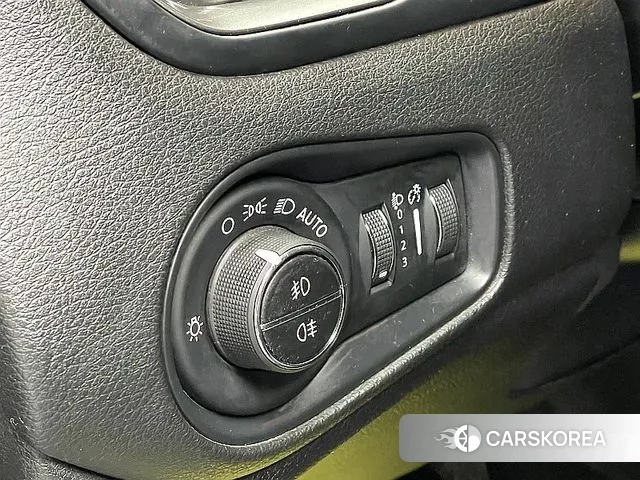 Jeep Renegade id 3226347 из Кореи 11