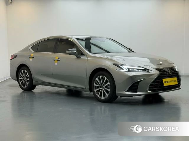Lexus ES id 4259796 из Китая 11