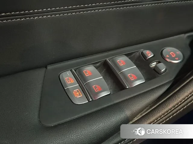 BMW 5 Series (G30) id 3425340 из Кореи 11