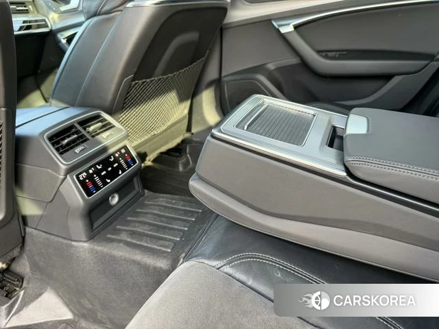 Audi A6L id 4276122 из Китая 11