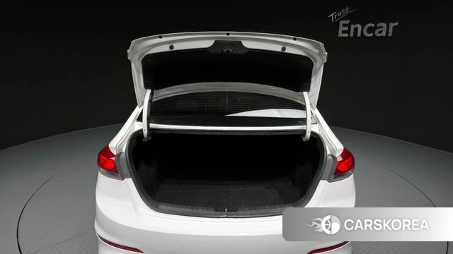 Hyundai Avante AD id 3873956 из Кореи 11