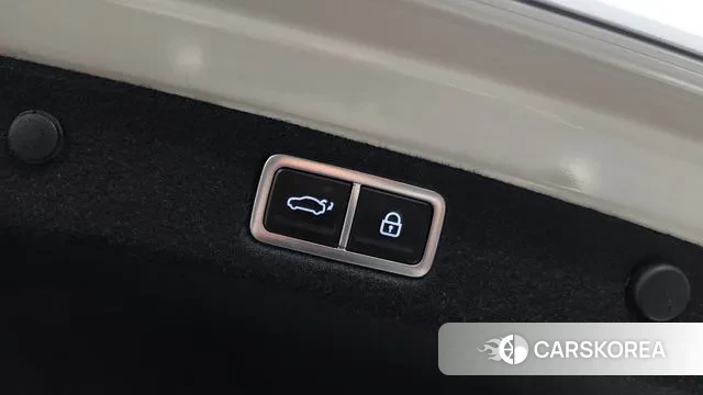 Hyundai Grandeur (GN7) id 3751549 из Кореи 11