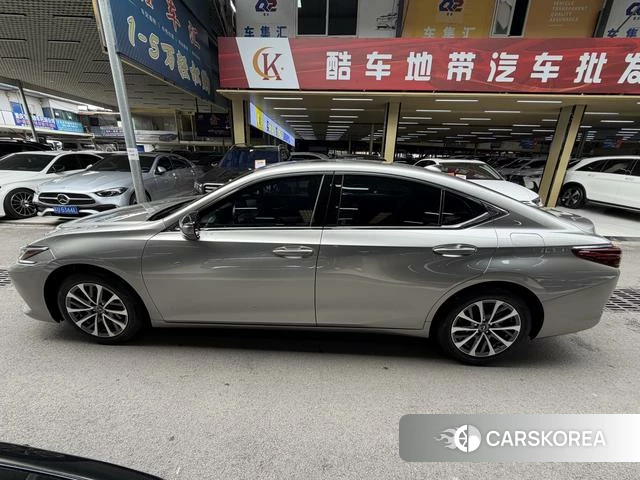 Lexus ES id 4279146 из Китая 11