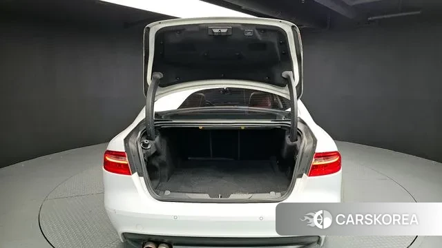 Jaguar XE id 3362695 из Кореи 11