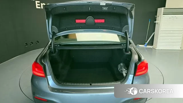 BMW 5 Series (G30) id 3319826 из Кореи 11