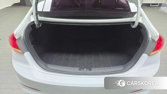 Hyundai Avante AD id 3845998 из Кореи 11