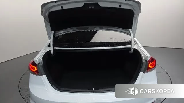 Hyundai Avante AD id 3449834 из Кореи 11