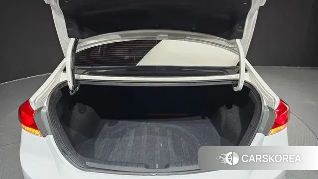 Hyundai Avante AD id 3773323 из Кореи 11