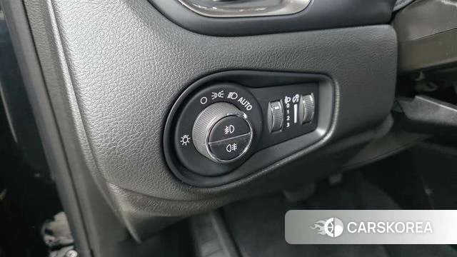 Jeep Renegade id 4698381 из Кореи 11