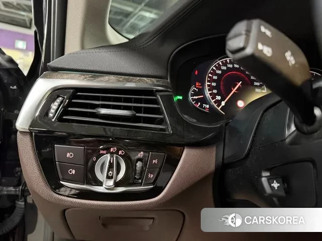 BMW 5 Series (G30) id 3732878 из Кореи 11