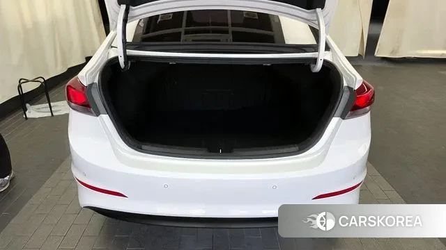 Hyundai Avante AD id 3779201 из Кореи 11