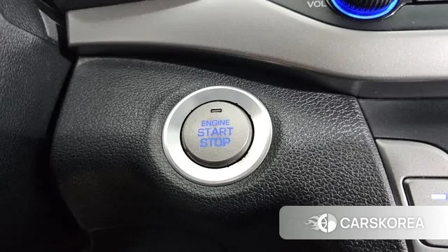 Hyundai Avante AD id 3009375 из Кореи 11