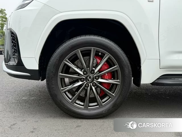 Lexus LX id 4329109 из Китая 11