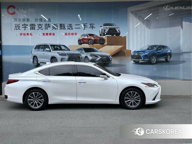 Lexus ES id 4333751 из Китая 11