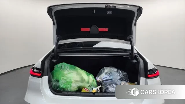 BMW 7 Series (G70) id 3758106 из Кореи 11