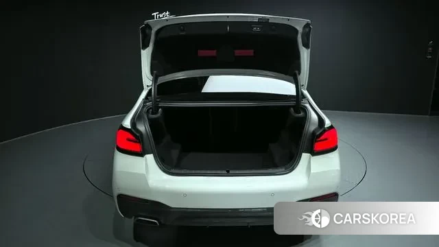 BMW 5 Series (G30) id 3334389 из Кореи 11