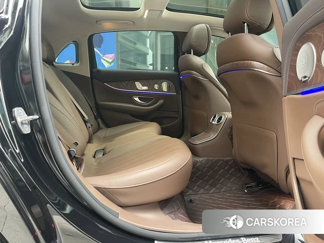 Mercedes-Benz E-class id 4342265 из Китая 11
