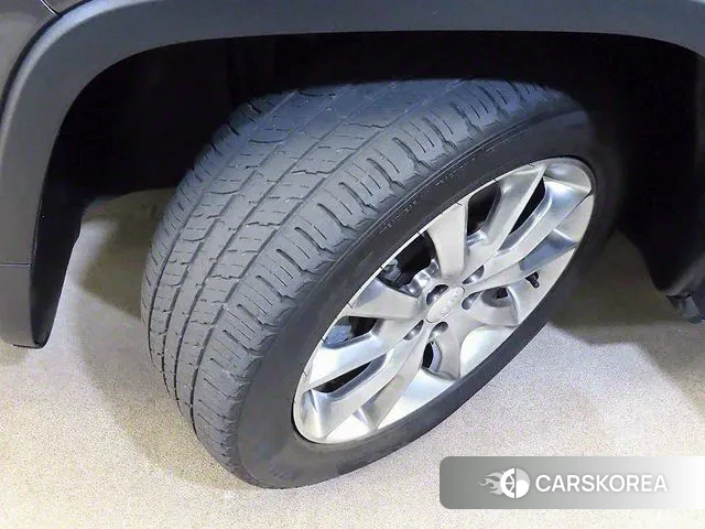 Jeep Cherokee (KL) id 3014052 из Кореи 11