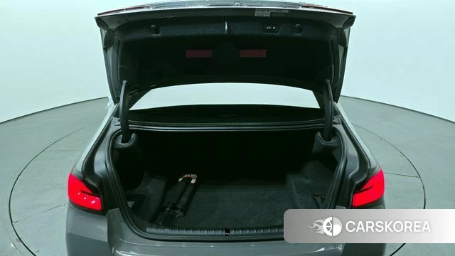 BMW 5 Series (G30) id 3851882 из Кореи 11