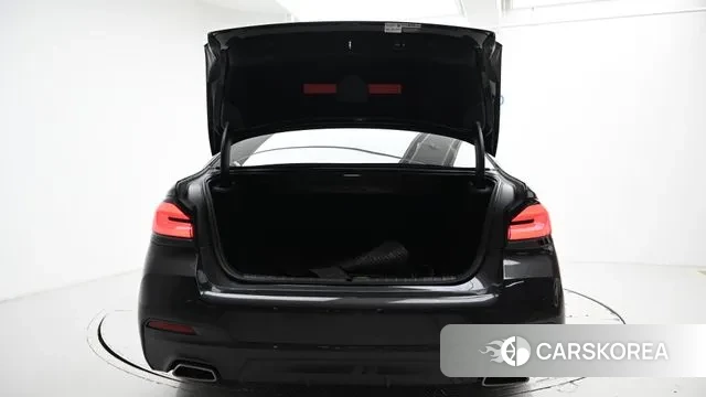 BMW 5 Series (G30) id 2969967 из Кореи 11