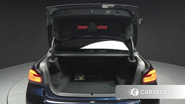 BMW 5 Series (G30) id 3799943 из Кореи 11