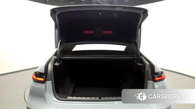 BMW 7 Series (G70) id 3544973 из Кореи 11