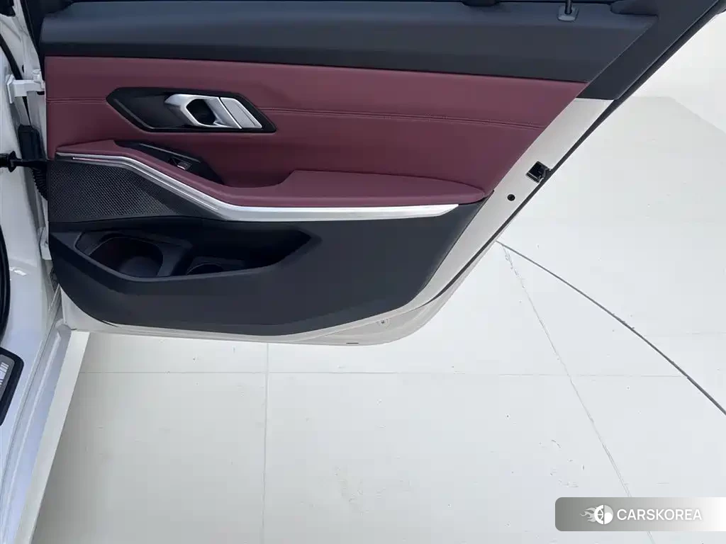 BMW 3 series id 4589392 из Китая 11