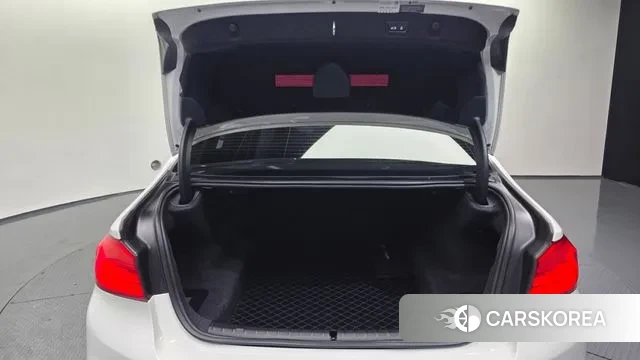 BMW 5 Series (G30) id 3489473 из Кореи 11