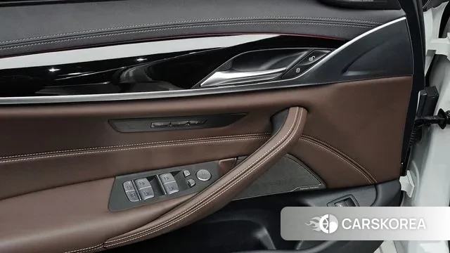 BMW 5 Series (G30) id 3624980 из Кореи 11