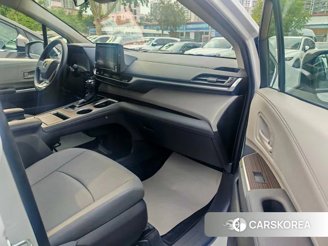 Toyota Grevia id 4359587 из Китая 11