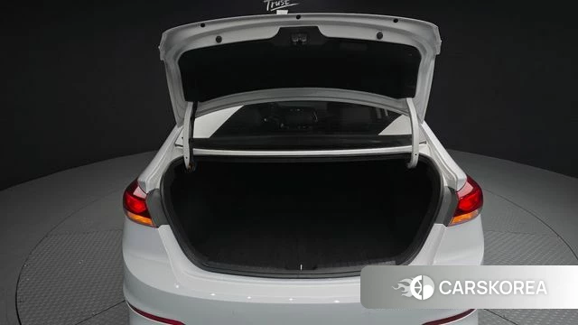 Hyundai Avante AD id 3886612 из Кореи 11