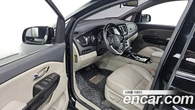 Kia The New Carnival id 2585972 из Кореи 11