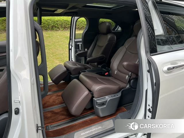 Toyota Saina id 4274568 из Китая 11