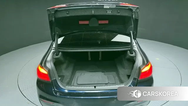 BMW 5 Series (G30) id 3541406 из Кореи 11