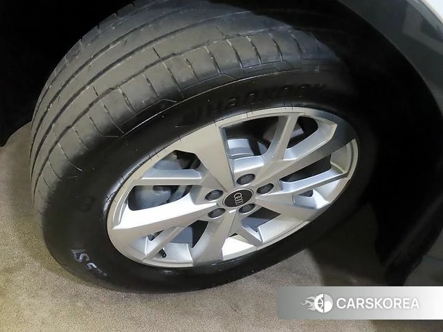 Audi Q3 (F3) id 3933824 из Кореи 11